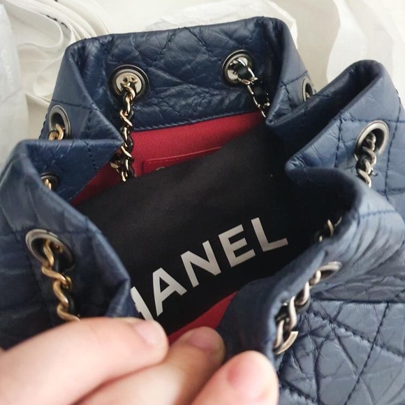 CHANEL GABRIELLE BACKPACK NAVY/BLACK SMALL - Picture 4 of 9